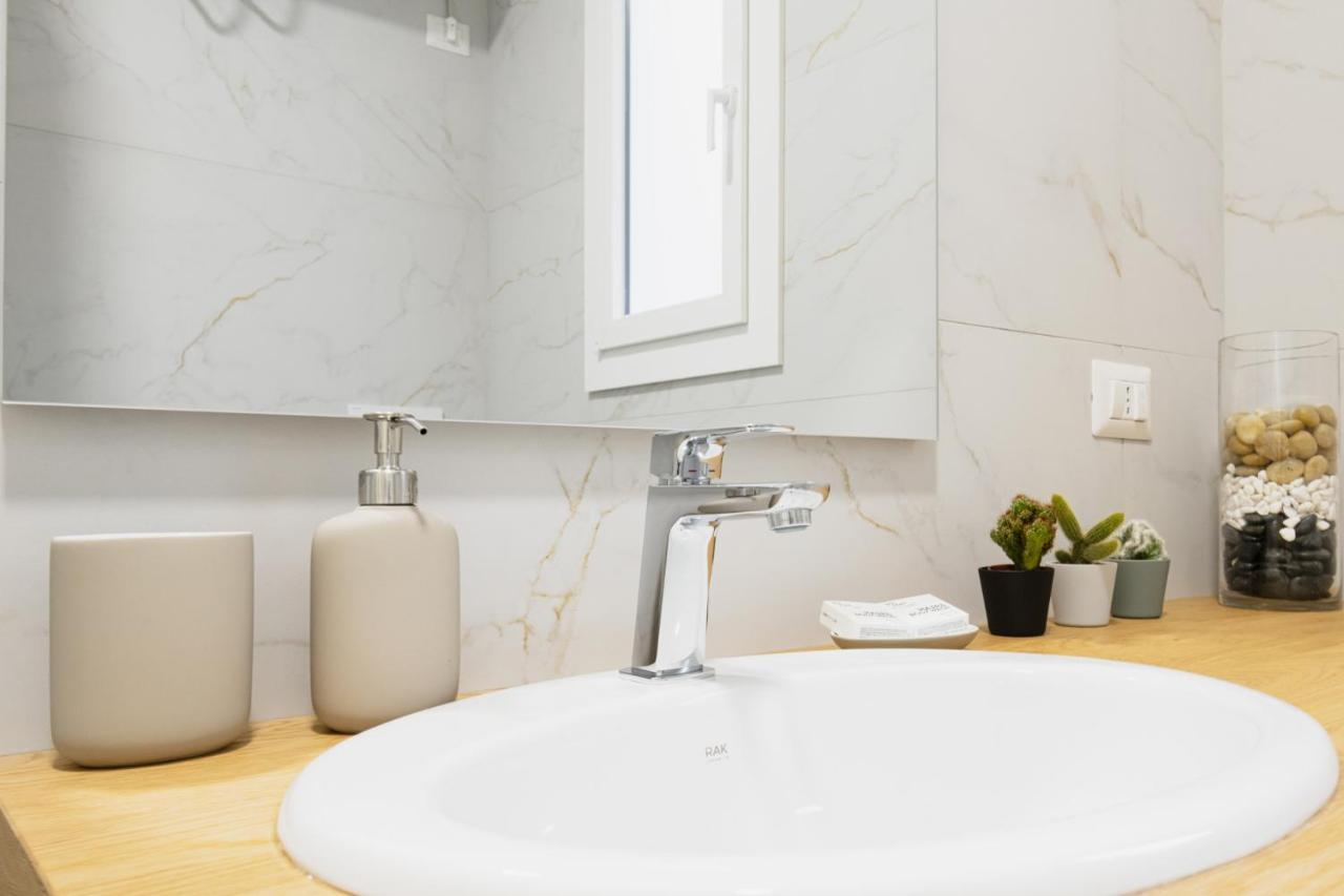 Easylife - Oasi Chic Pochi Passi Dai Navigli Apartamento Milão Exterior foto
